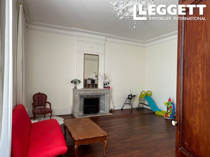 Image No.5-9 Bed Commercial for sale