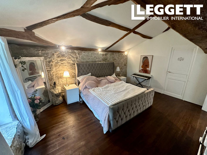 Image No.6-10 Bed House for sale