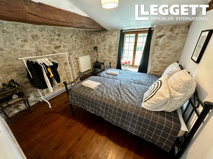 Image No.8-10 Bed House for sale