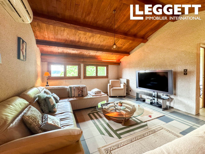 Image No.7-6 Bed House for sale