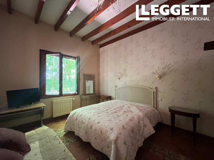 Image No.9-6 Bed House for sale