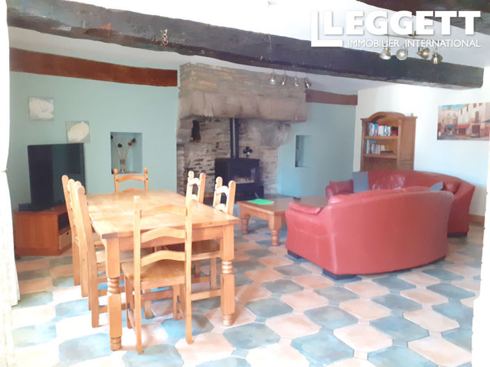 Image No.9-8 Bed House for sale