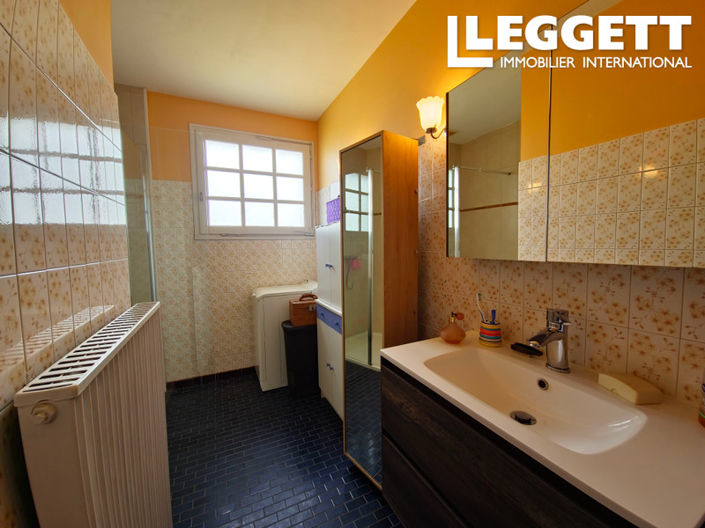 Image No.6-3 Bed House for sale