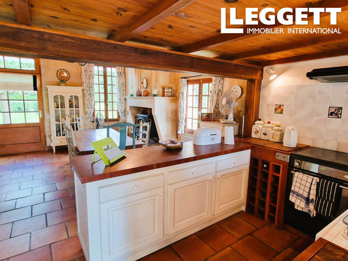 Image No.6-5 Bed House for sale