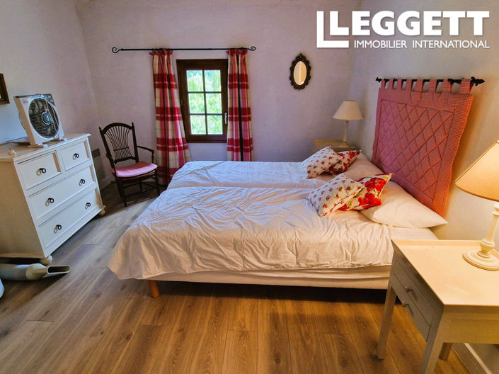 Image No.9-5 Bed House for sale