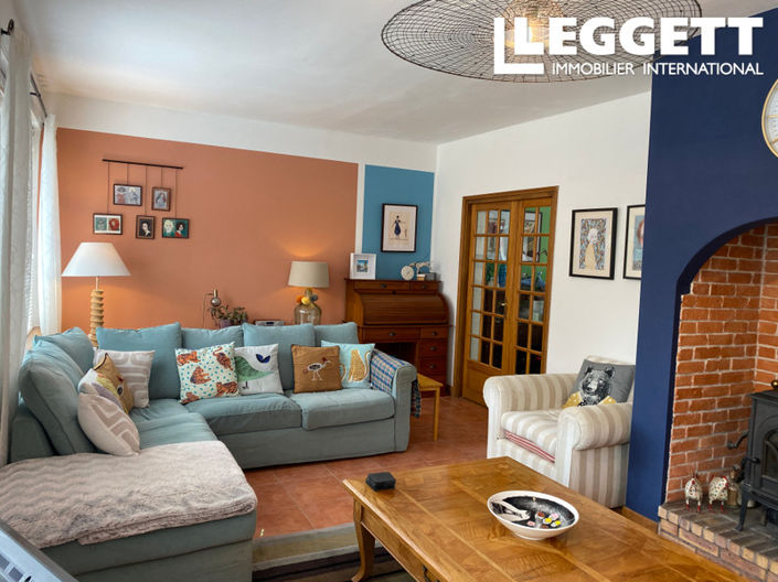 Image No.6-8 Bed House for sale