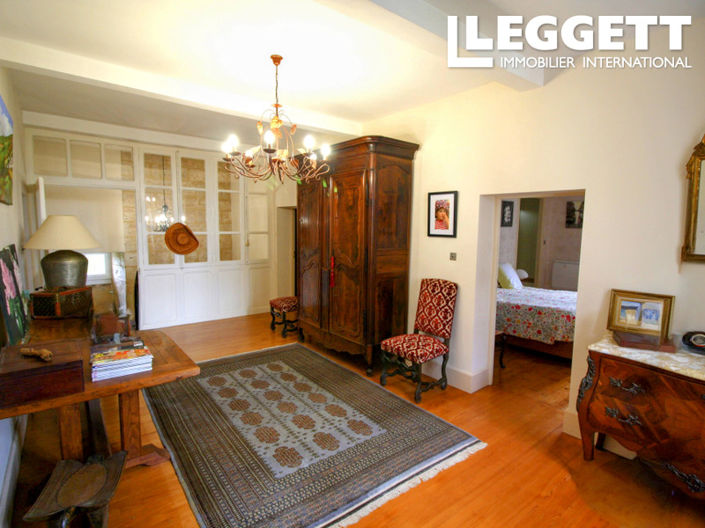 Image No.9-3 Bed House for sale