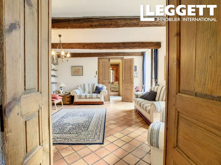 Image No.3-10 Bed House for sale