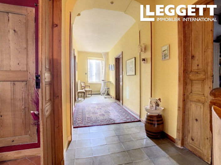 Image No.7-10 Bed House for sale