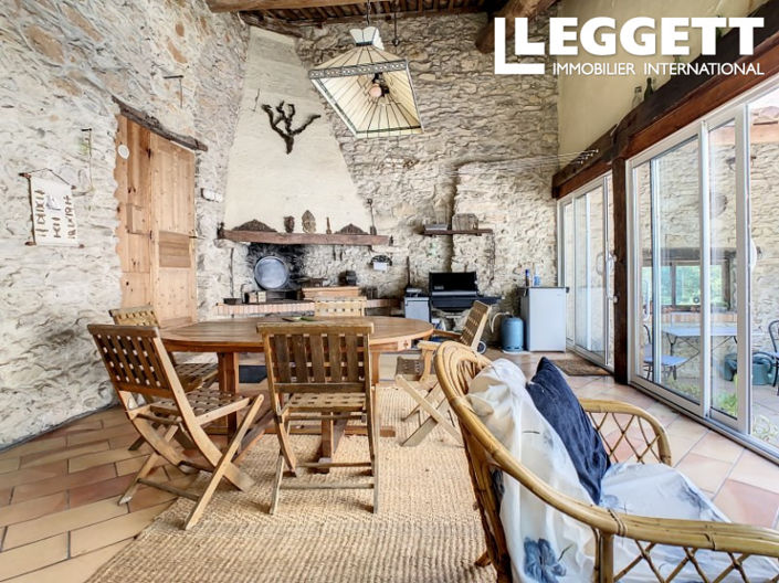 Image No.8-10 Bed House for sale