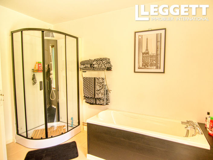 Image No.6-7 Bed House for sale