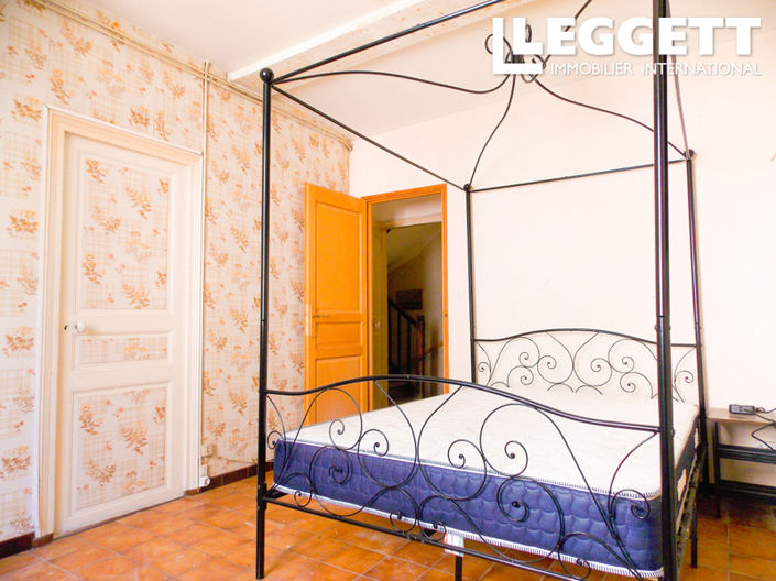 Image No.2-4 Bed House for sale