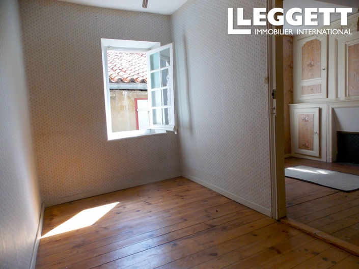 Image No.9-4 Bed House for sale