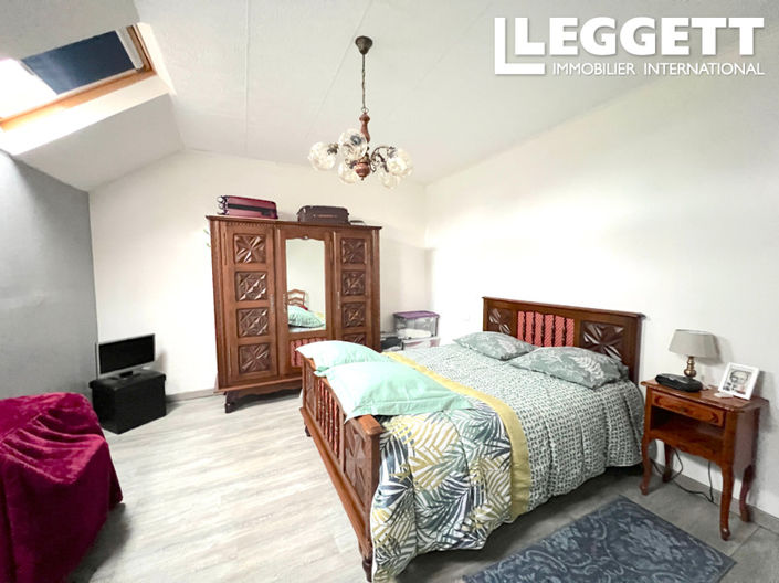 Image No.10-2 Bed House for sale