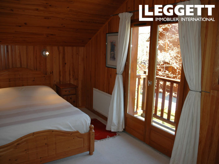 Image No.10-2 Bed House for sale