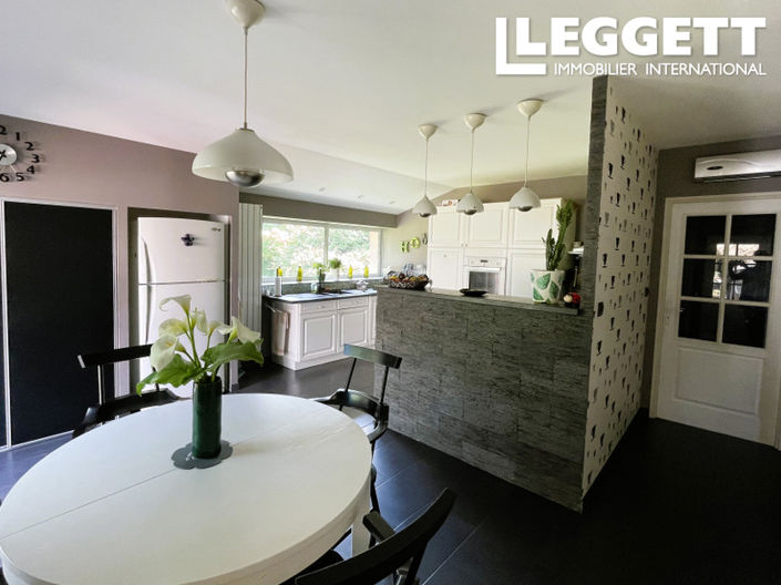 Image No.4-4 Bed House for sale