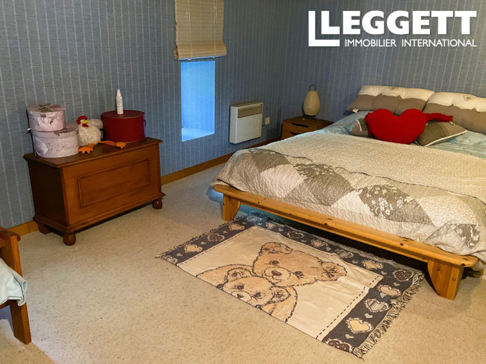 Image No.8-4 Bed House for sale