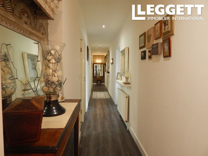 Image No.7-6 Bed House for sale