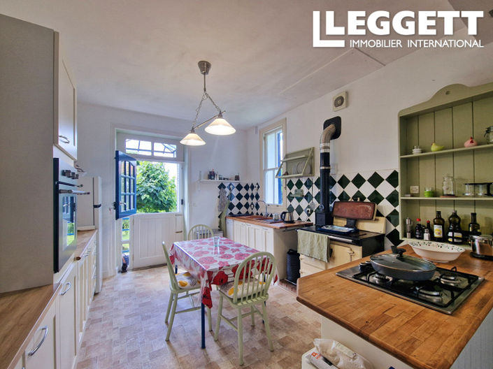 Image No.1-4 Bed House for sale