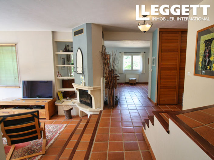 Image No.8-4 Bed House for sale