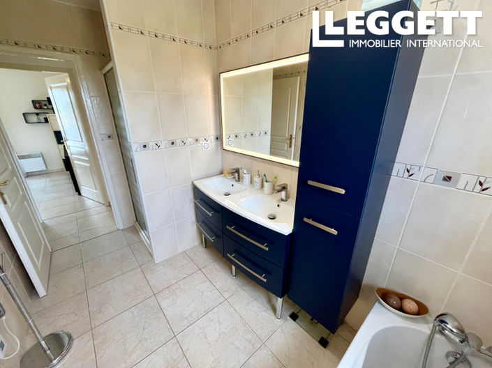 Image No.7-3 Bed House for sale