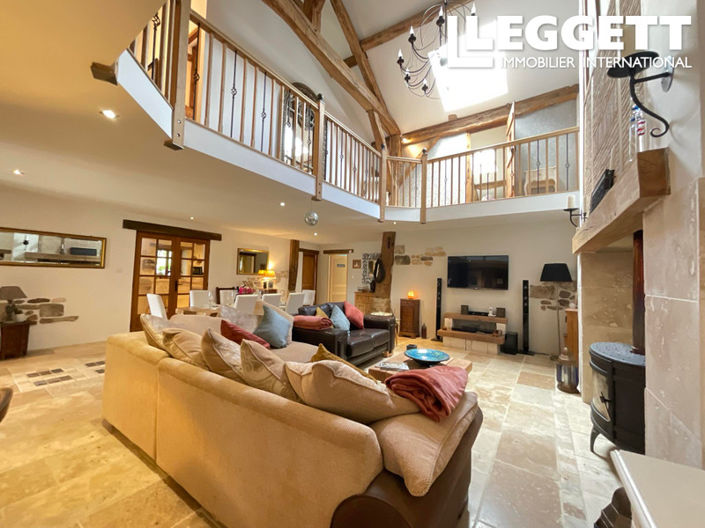 Image No.8-6 Bed House for sale