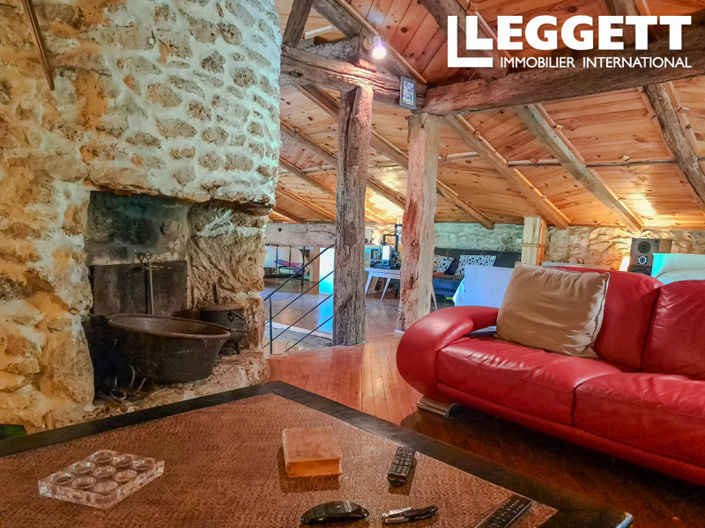 Image No.7-7 Bed House for sale