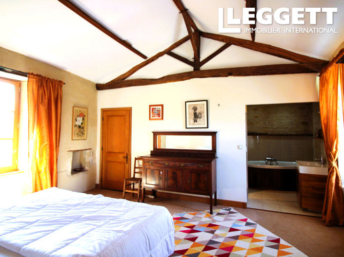 Image No.7-5 Bed House for sale