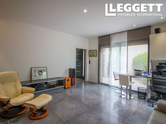 Image No.10-6 Bed House for sale