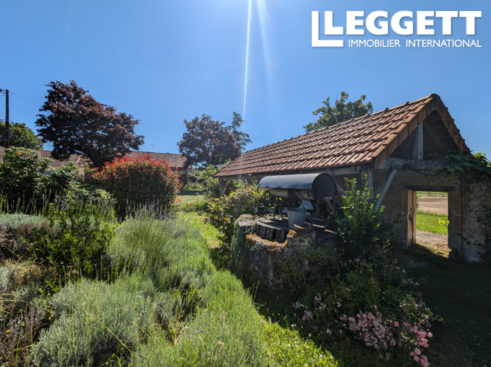 Image No.10-3 Bed House for sale