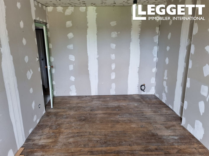 Image No.5-2 Bed House for sale