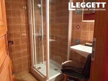 ahr0chm6ly9jzg4uagvzdglhlmltbw8vaw1hz2uvvevom