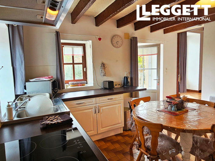 Image No.8-6 Bed House for sale