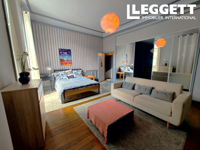 Image No.8-6 Bed House for sale