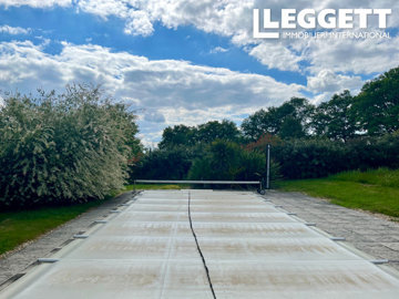 ahr0chm6ly9jzg4uagvzdglhlmltbw8vaw1hz2uvvevom