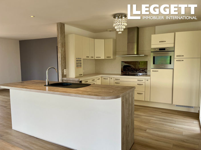 Image No.2-4 Bed House for sale