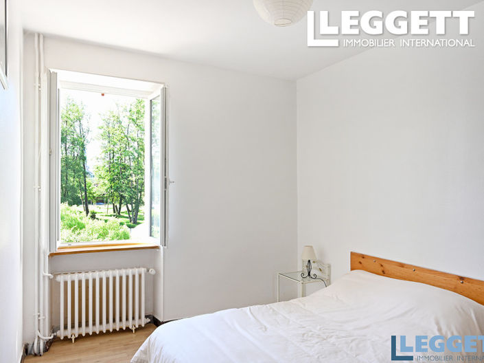 Image No.6-6 Bed House for sale