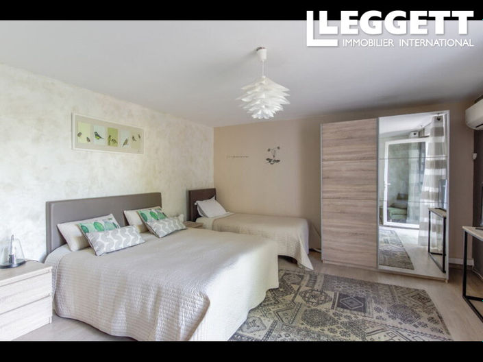 Image No.6-7 Bed House for sale