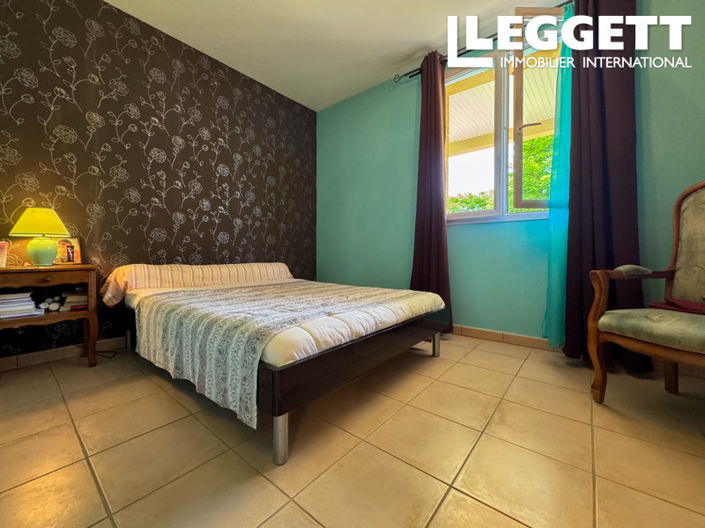 Image No.5-4 Bed House for sale