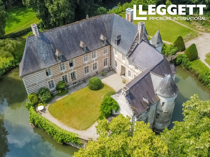Image No.2-5 Bed Chateaux for sale