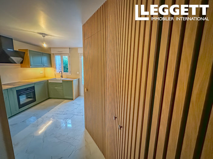 Image No.10-3 Bed House for sale