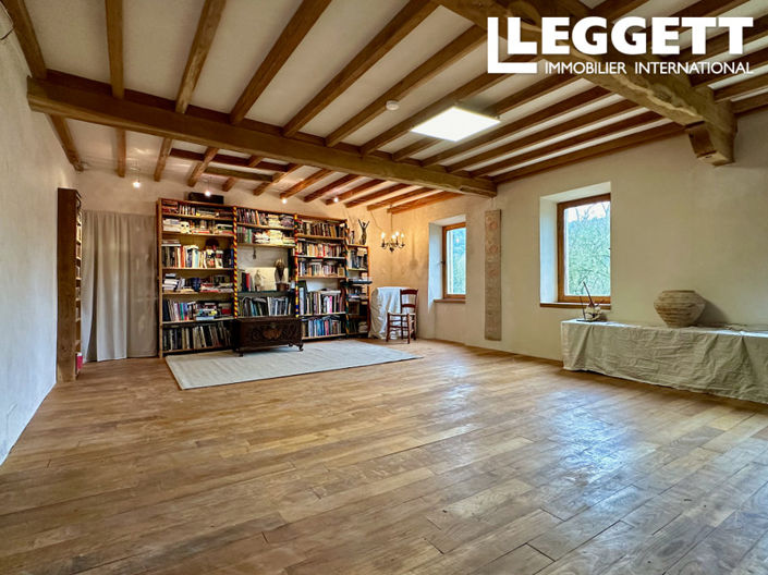 Image No.10-4 Bed House for sale