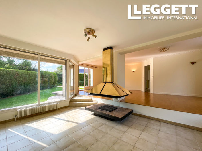 Image No.3-6 Bed House for sale