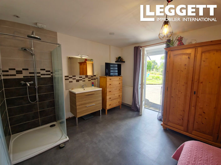 Image No.6-3 Bed House for sale