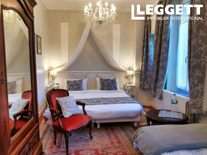 Image No.3-5 Bed House for sale