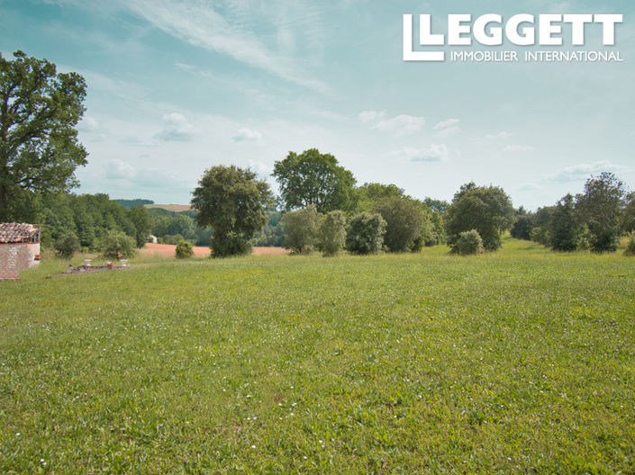 Image No.10-3 Bed House for sale