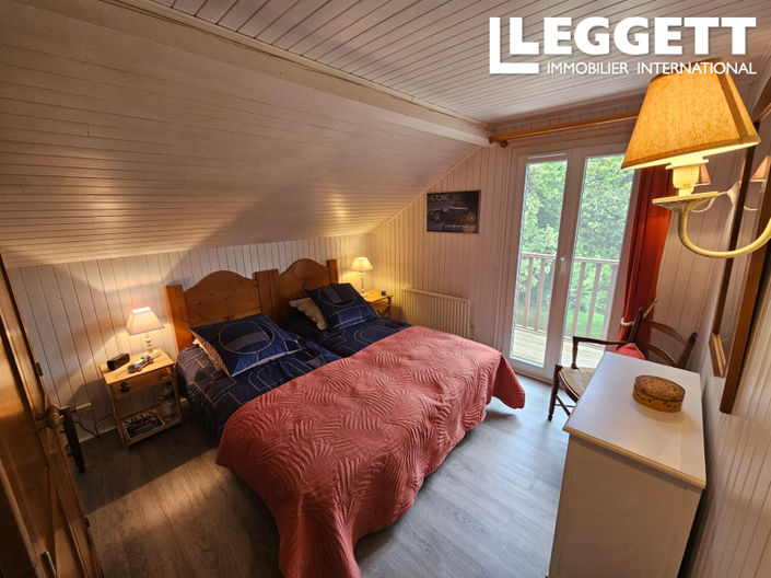 Image No.10-3 Bed House for sale