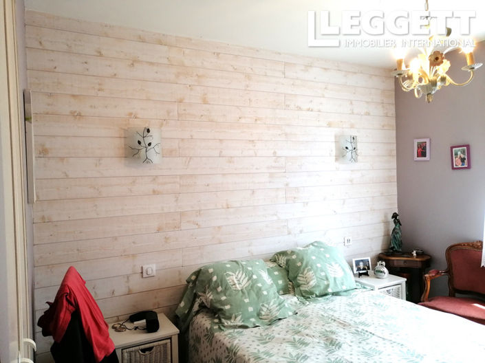 Image No.4-3 Bed Land for sale