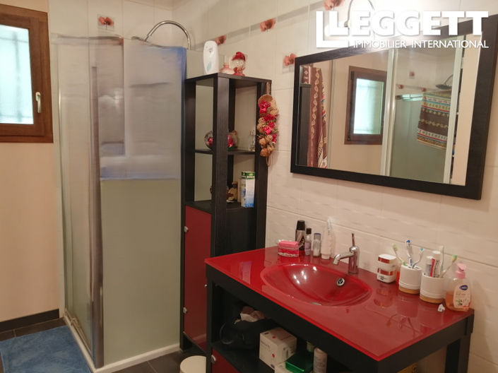 Image No.5-3 Bed Land for sale