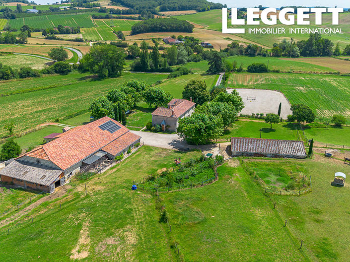 Image No.1-8 Bed House for sale